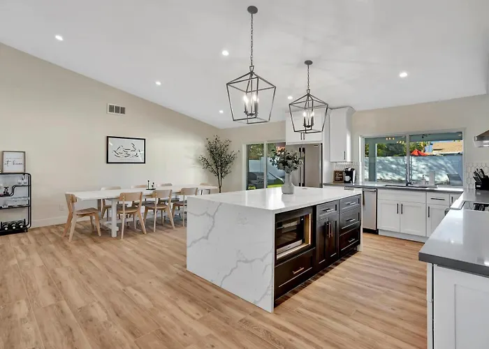 Slice Of Paradise, Remodel W Free Heated Pool *